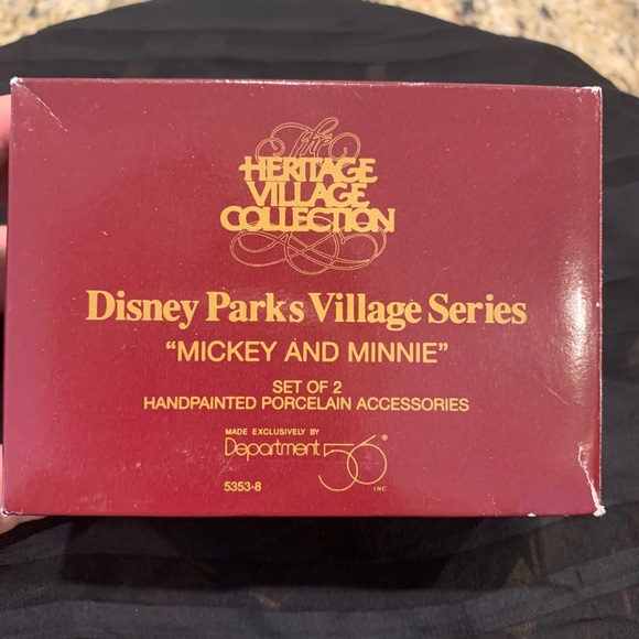 Dept. 56, Mickey & Minnie, Disney Village Series - Picture 7 of 8